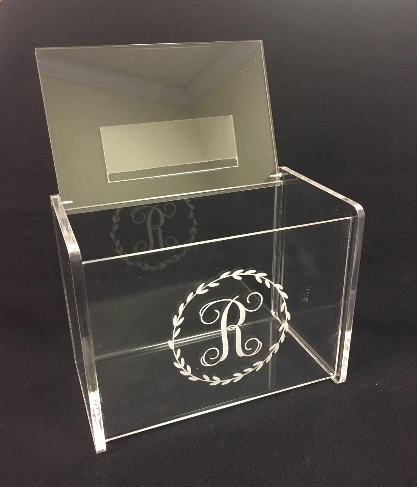 ACRYLIC RECIPE BOX (W/CARDS)