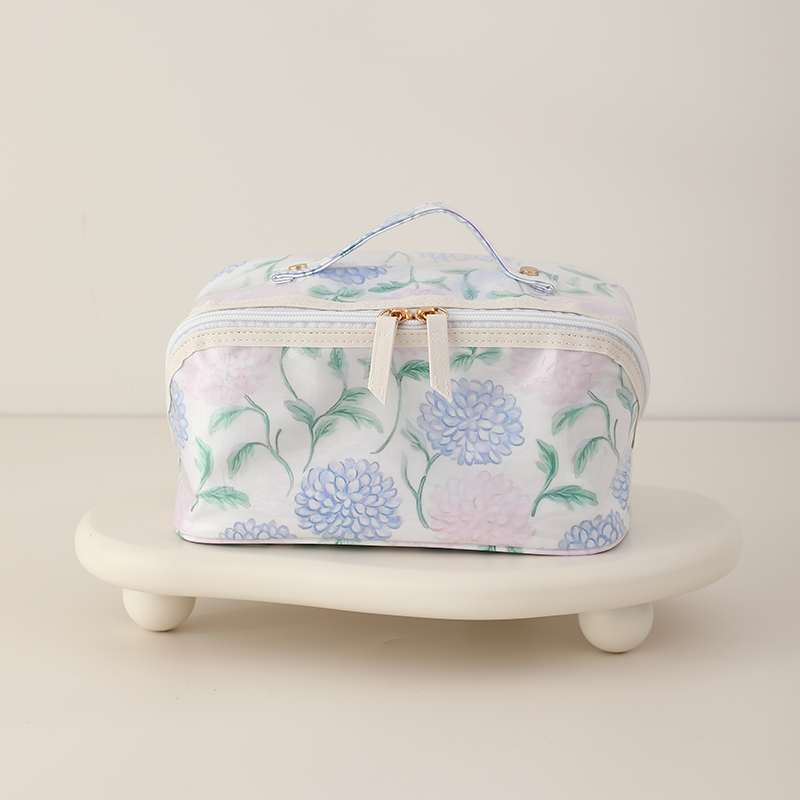 Waterproof Cosmetic Case PVC Make up Bag Hydrangea Horizon