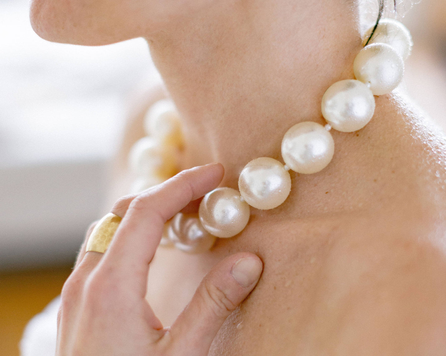 Hot Girls Pearls-Freezable Cooling Jewelry - Ivory White Necklace